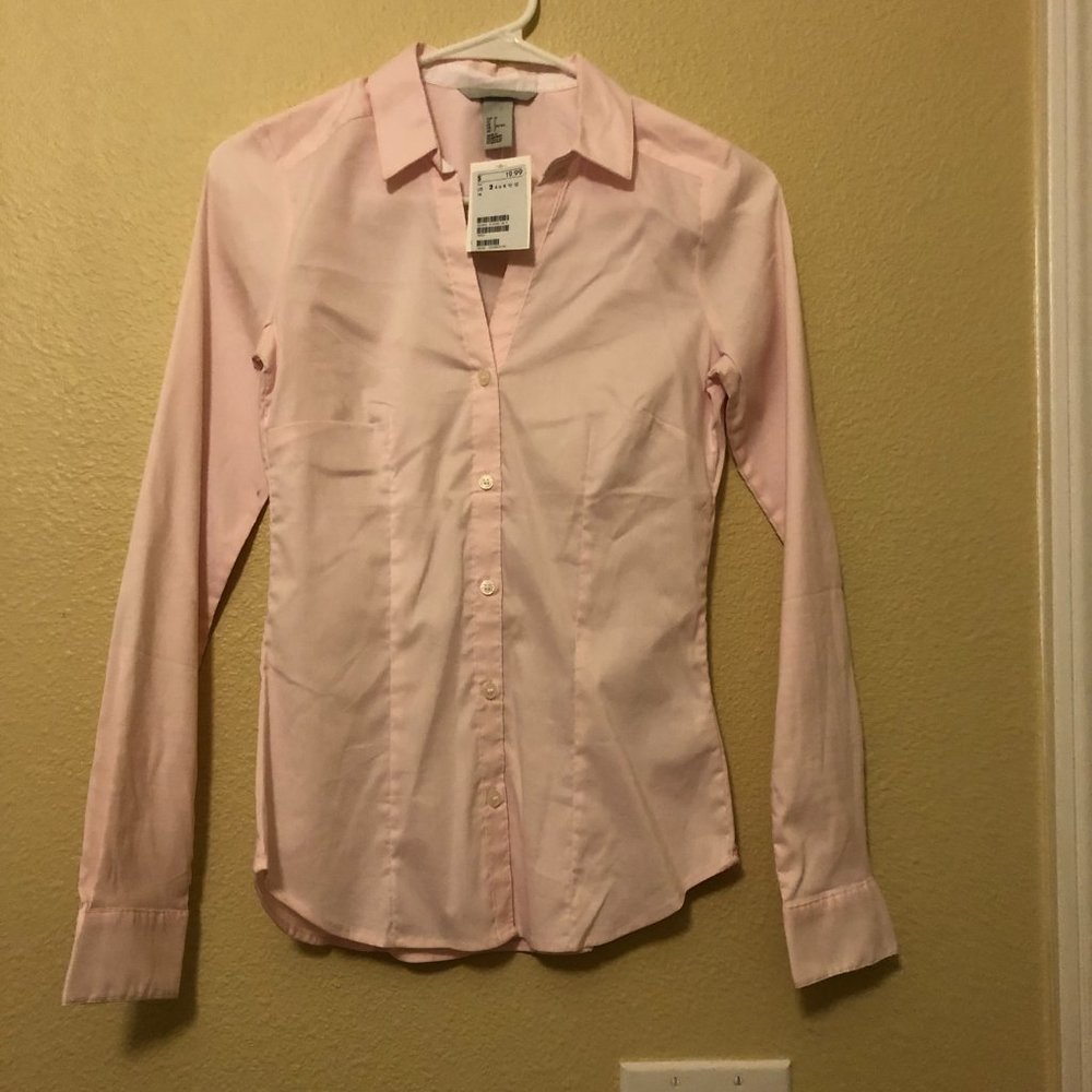 HM LIGHT PINK SUIT SHIRT SIZE 2 NEW WITH TAG